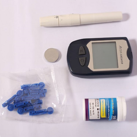 Accu Answer Blood Glucose Test Machine